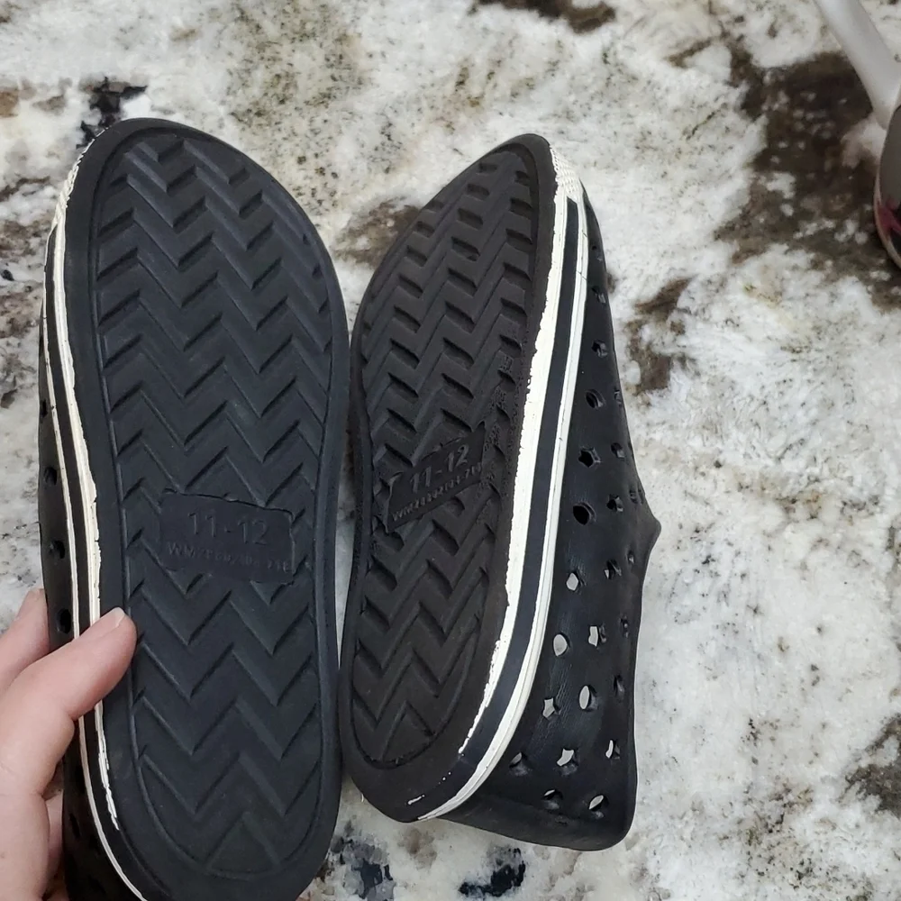 Slip On Shoes Navy Blue White Size 11-12 Kids Water Athletic